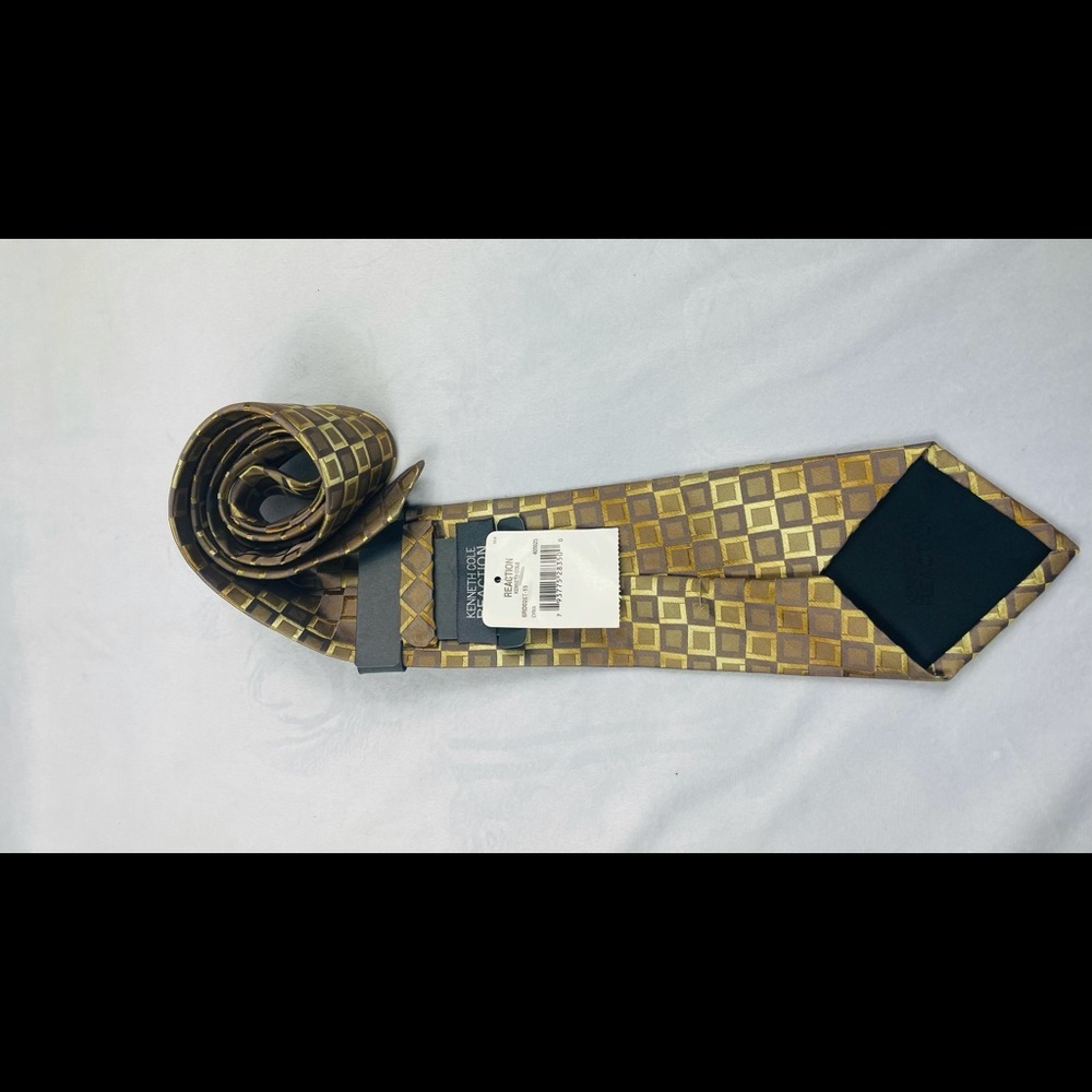 Kenneth Cole Reaction tie - Picture 2 of 3